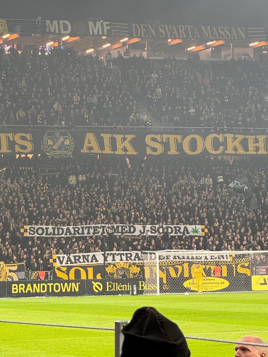 Tack för att denna fråga lyfts på andra läktare. Det vi utsatts för får inte sprida sig. Tillsammans för en levande och fri läktatkultur!