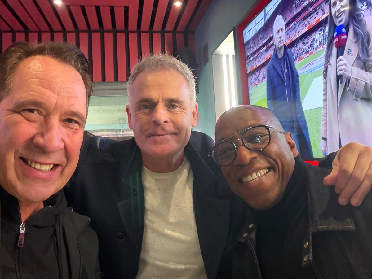 thedavidseaman's tweet image. Loved watching @Arsenal win today with these guys!#COYG #ARSCRY