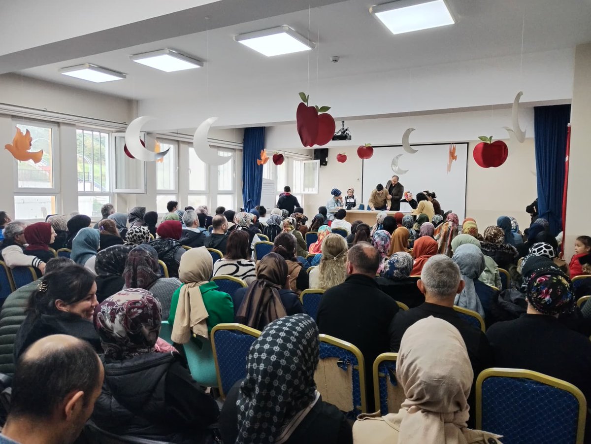 Okul Aile Birliği Genel Kurul Toplantısı ve sonrasında veli toplantılarımızı gerçekleştirdik. Katılım sağlayan tüm velilerimize teşekkür ederiz.