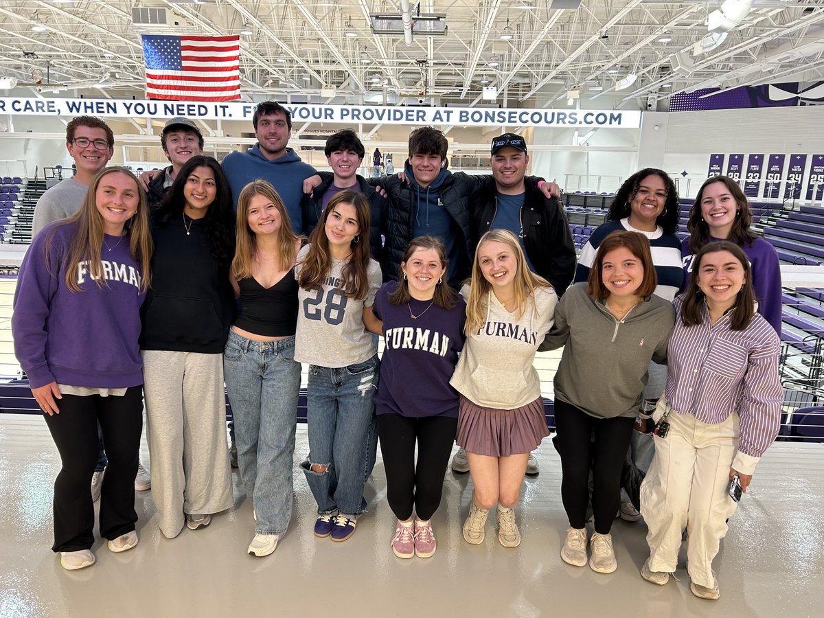 Another Great Group of ⁦<a href="/FurmanU/">Furman University</a>⁩ students getting first tour of Timmons Arena! ⁦<a href="/FurmanMBB/">Furman Basketball</a>⁩ game is sold out and the student section is full. This group will be front &amp; center! #GoDins