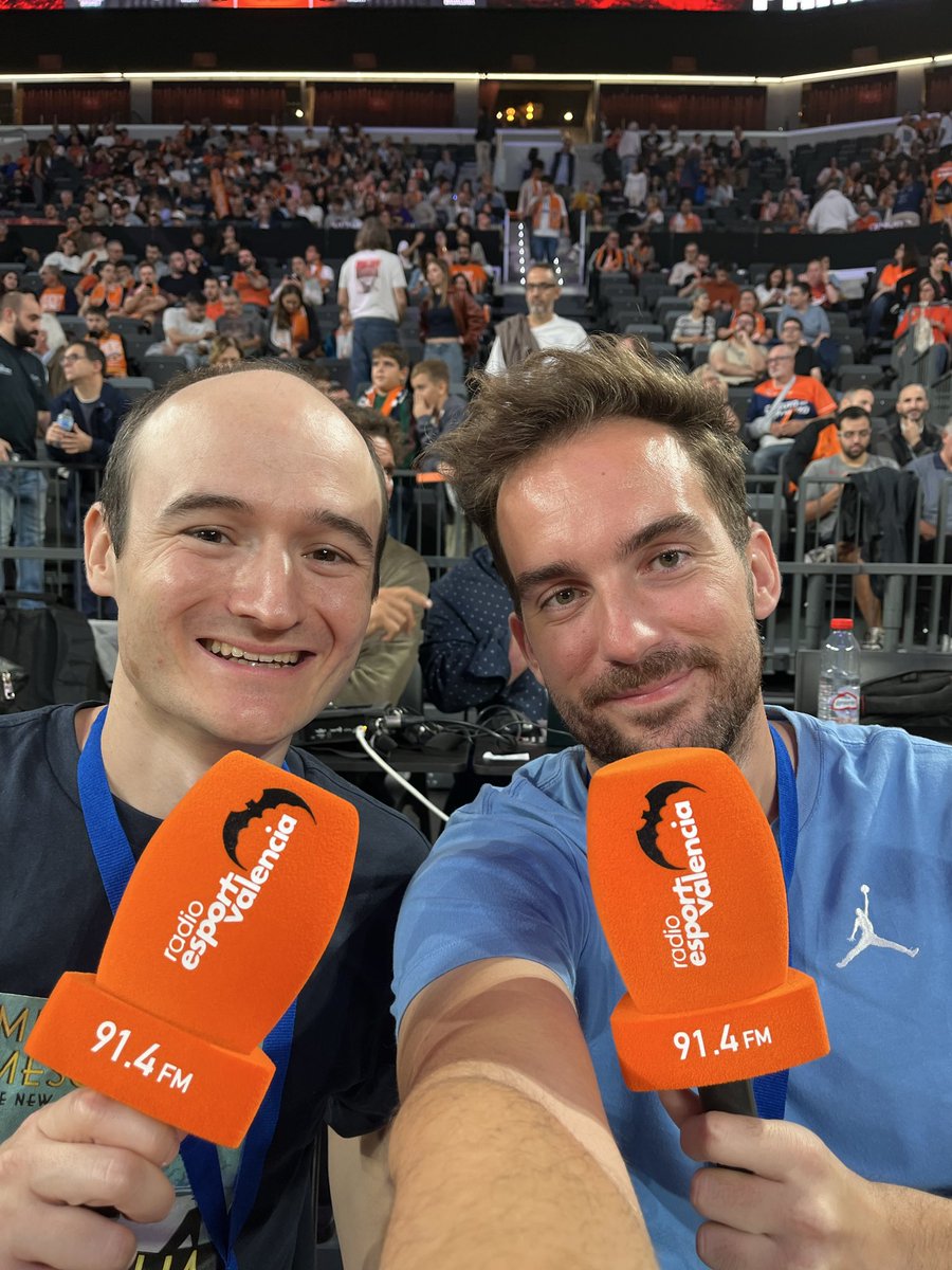 Arranca la retransmisión del <a href="/valenciabasket/">Valencia Basket Club</a> 🆚<a href="/Penya1930/">Club Joventut Badalona</a> en la 91.4FM🏀🍊

🎙️<a href="/abelaguado_/">Abel Aguado</a> 
🗣️<a href="/Uiso_Crespo/">Uiso Crespo</a> 

🎧91.4FM y radioesport914.com