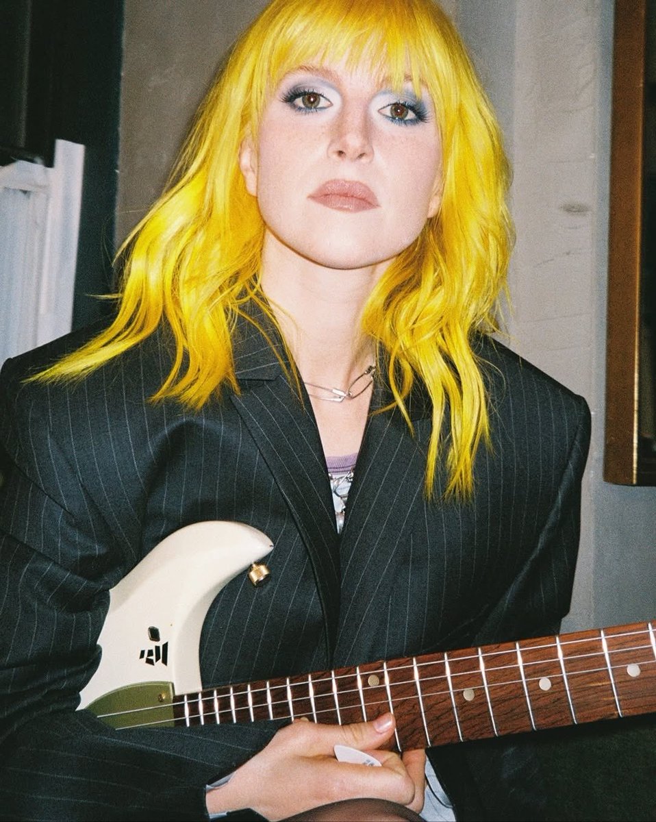 #HayleyWilliams en el backstage del Beacon Theatre de Nueva York para el evento ‘Musicians on Musicians’. 

📸 vía ig/elisejosephjames