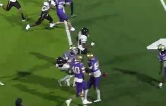 CoachMalott's tweet photo. When you break contain and bust the coverage, but your kicker sends the return man into the next county! @JamirGutierrez8 #TruckStick #LikeThat @JUCOFFrenzy @SidewindersFB 💪🏼💥🐍 https://t.co/QT5u2FknYe