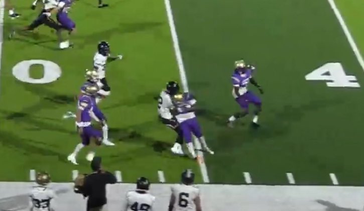 CoachMalott's tweet photo. When you break contain and bust the coverage, but your kicker sends the return man into the next county! @JamirGutierrez8 #TruckStick #LikeThat @JUCOFFrenzy @SidewindersFB 💪🏼💥🐍 https://t.co/QT5u2FknYe