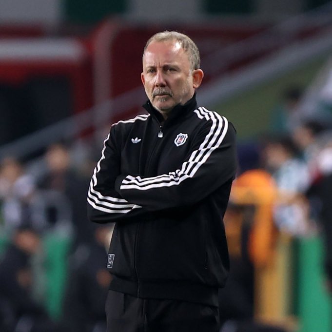 SEN GİDENE KADAR SUSMAK YOK. 

DEĞİL LİG UCL KAZANDIRSANDA GİDECEKSİN. 

YOK OYLE TOPÇUYU HEDEFE KOYMAK. 

SERGEN YALÇIN İSTİFA.