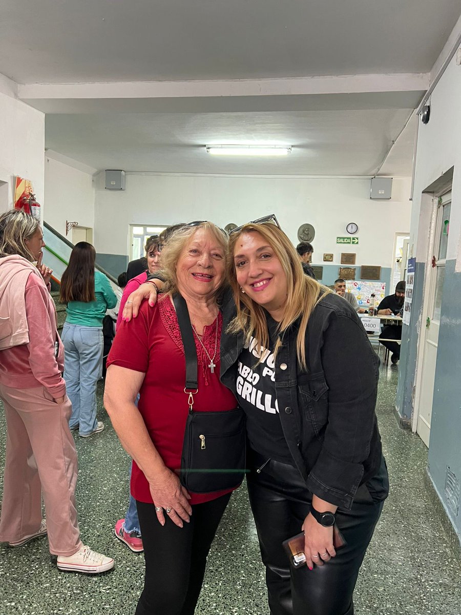 Hoy voté en la Escuela N°24, en una jornada muy concurrida en nuestra ciudad. Este voto es por los trabajadores y trabajadoras, por nuestras empresas, pyme e industria nacional, por nuestras universidades públicas y por la salud pública. Pero principalmente por nuestra soberanía