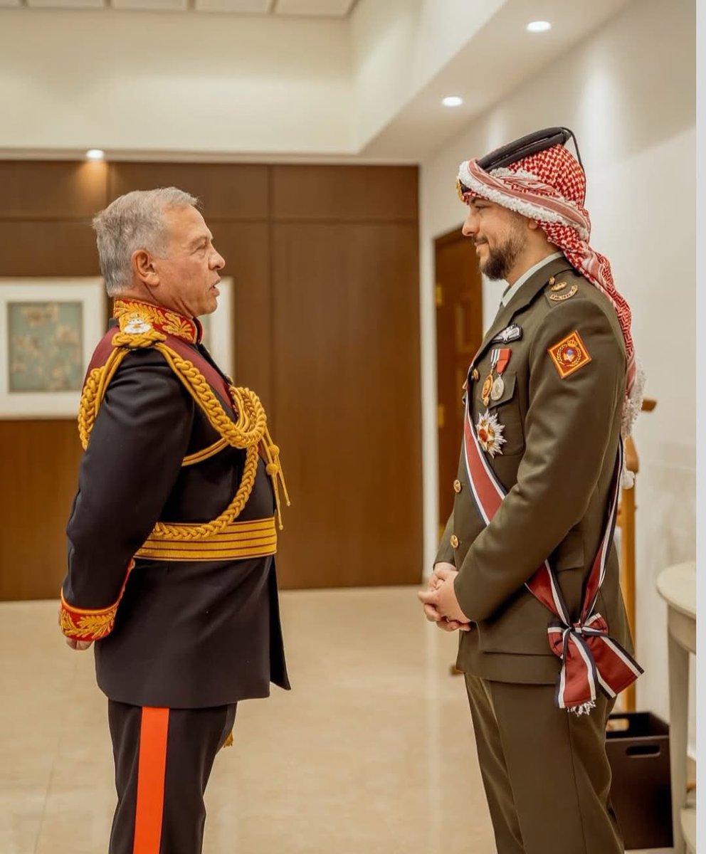 الحسين كأبيه ...
معدنه ثمين ...
ويبقى الحُرّ ...
مثل أبيه حُرّا ...