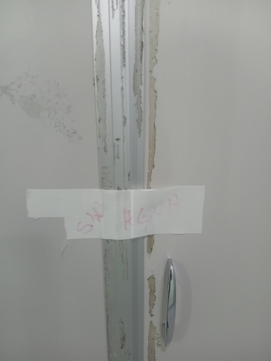 pandaviejo's tweet image. @Tu_IMSS @zoerobledo  Asi estan los baños de HGZ 53 sin agua desde el día de ayer ya no hay ni cómodos para los pacientes