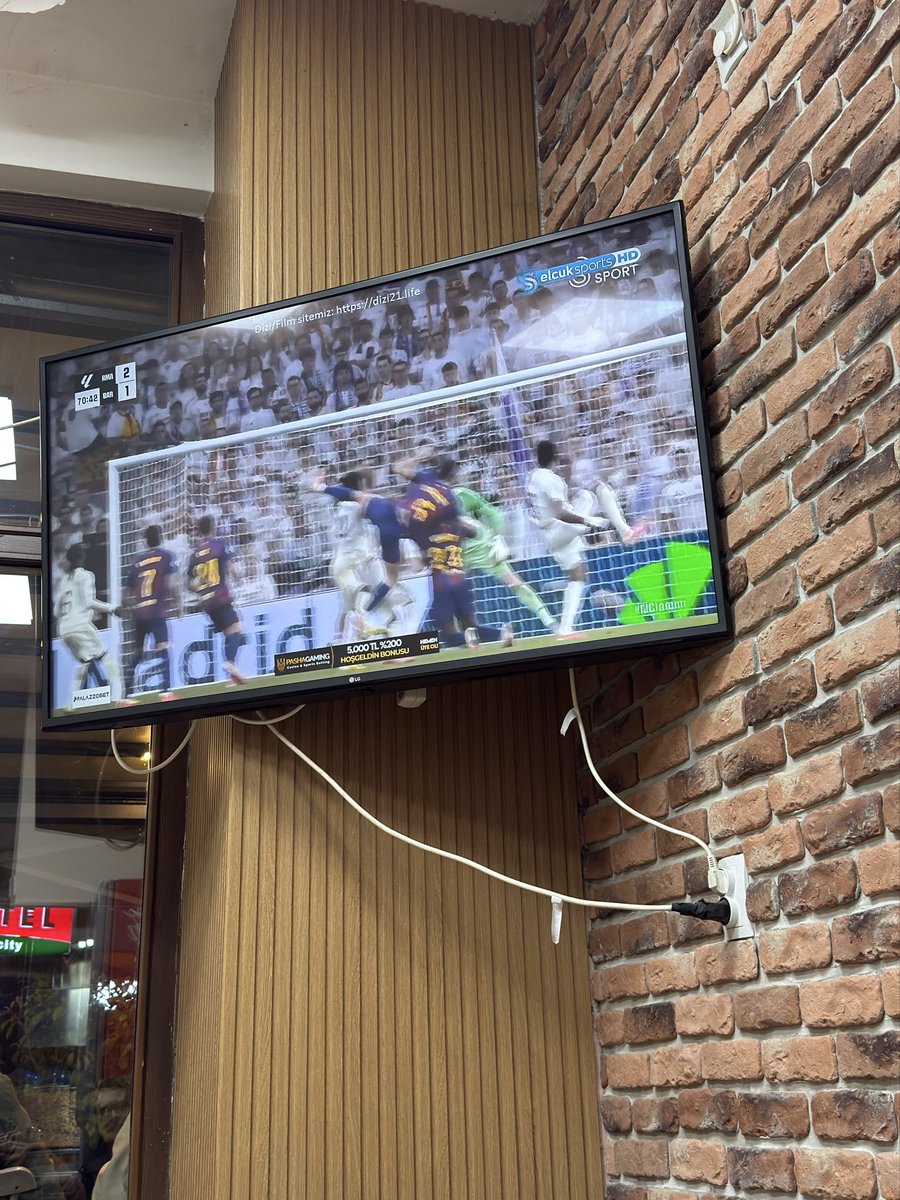 Üsküp’te selçuksports izliyoz gelen gelsin