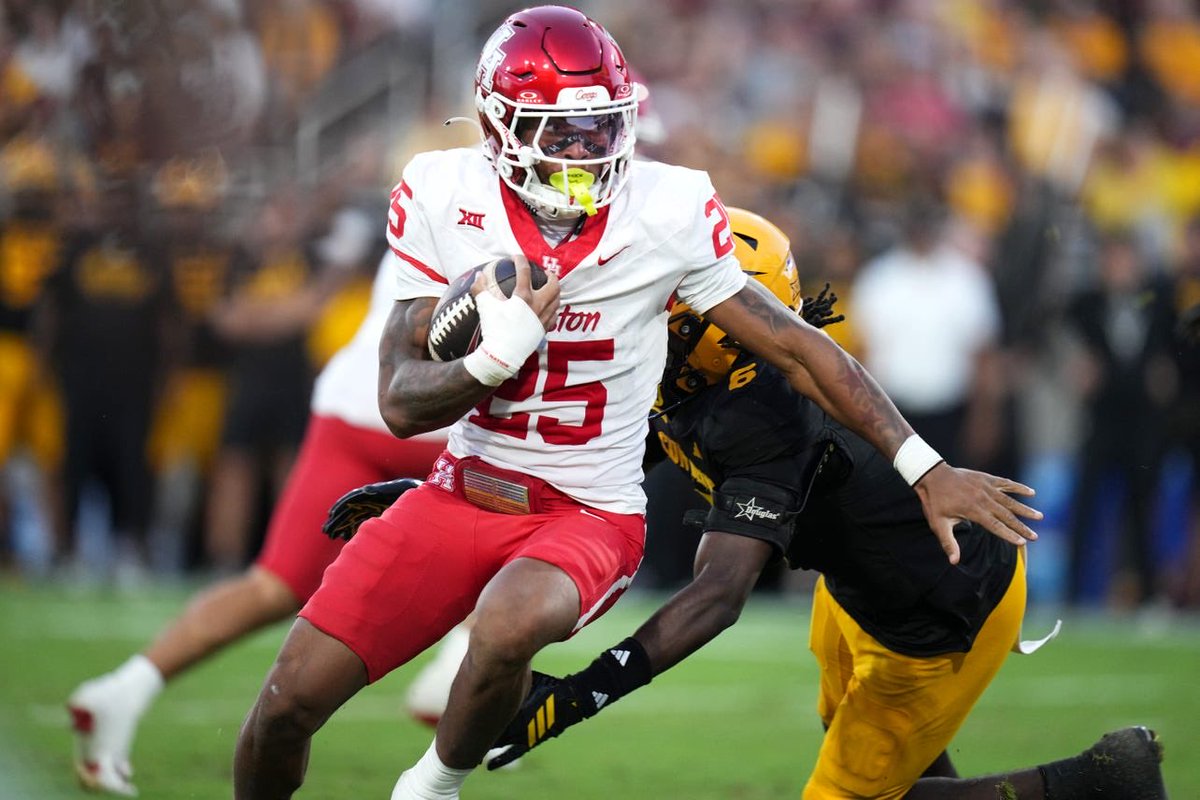 Gotta love da Coogs ❤️

<a href="/UHCougarFB/">Houston Football</a> <a href="/TheDWarriors/">Davidson Warrior Football 🏈</a> <a href="/JeDeKi84/">JenWith TheKids</a> <a href="/JosephR80735429/">Joseph Reed</a>