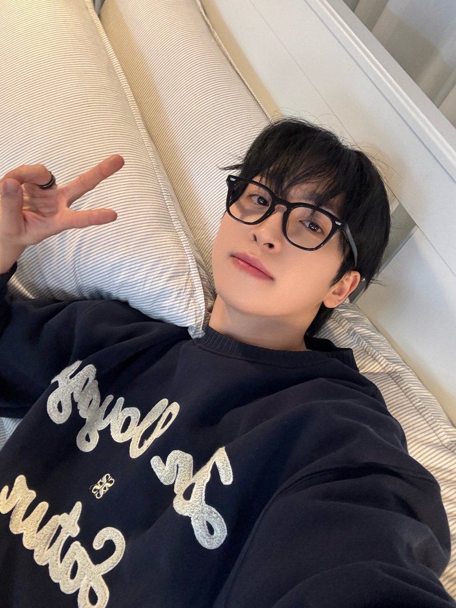 Snaps after "I definitely did it" (making a playlist for fans).