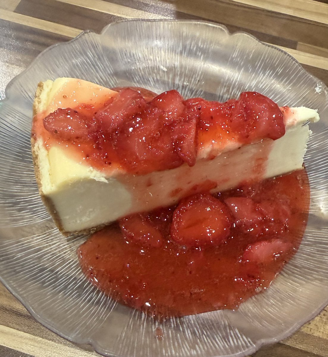 Auri Ren saw diru LA (@nesrenie) on Twitter photo Restaurant gave me free cheesecake I asked why the waiter said he felt bad for me Restaurant gave me free cheesecake I asked why the waiter said he felt bad for me