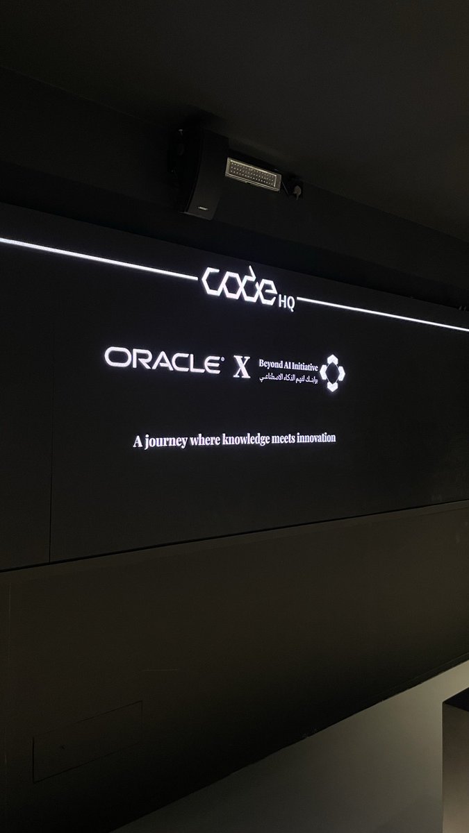 lllighll's tweet image. Day one 
AI Applications in Cloud Computing Bootcamp 🪄
@Thakaa_Beyond 
@Oracle
