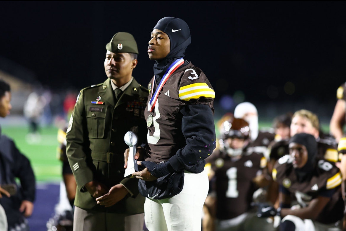 Great team win vs our rivals Providence this week. Thankful to be named <a href="/AmericanRivalry/">Great American Rivalry Series</a> Game MVP! <a href="/HilltoppersFB/">JCA Football</a> <a href="/uofmcoverage/">uofmcoverage</a> <a href="/CoachJScott_/">Jalin Scott</a> <a href="/CoachDeavPuck/">Deav Puck</a> <a href="/CoachBWilson/">Brad Wilson</a>