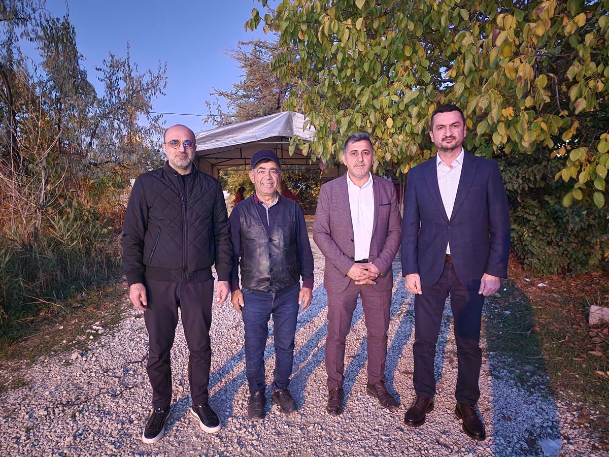 📍 Kışla/Burdur

Milletvekilimiz Mustafa Oğuz ile birlikte Erol Koç’un annesi merhum Havva Koç için düzenlenen mevlit yemeğine katıldık. 

Merhumeye Allah’tan rahmet, ailesine ve yakınlarına başsağlığı diliyorum.