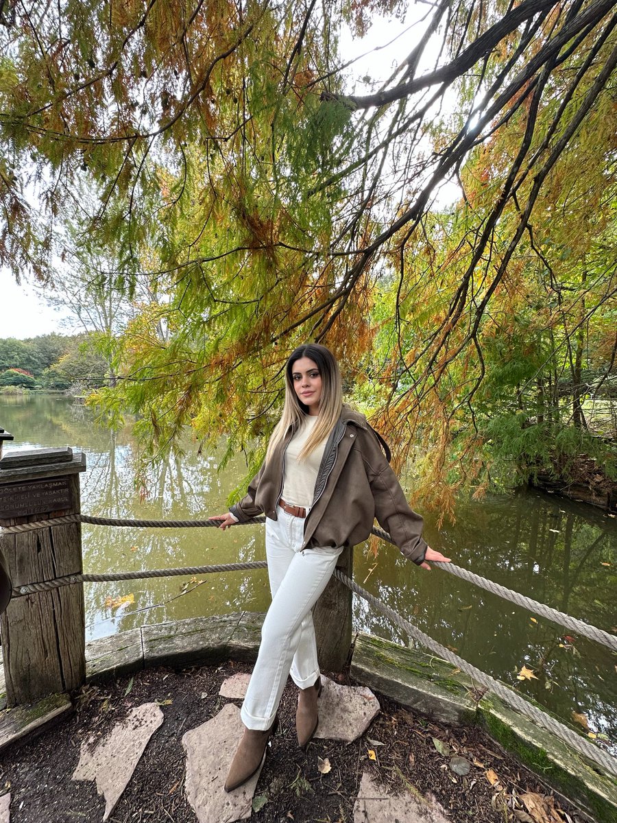 ayseabik347's tweet photo. Sonbahar 🍂 🍁🤎 https://t.co/rg0pRCa1Qe