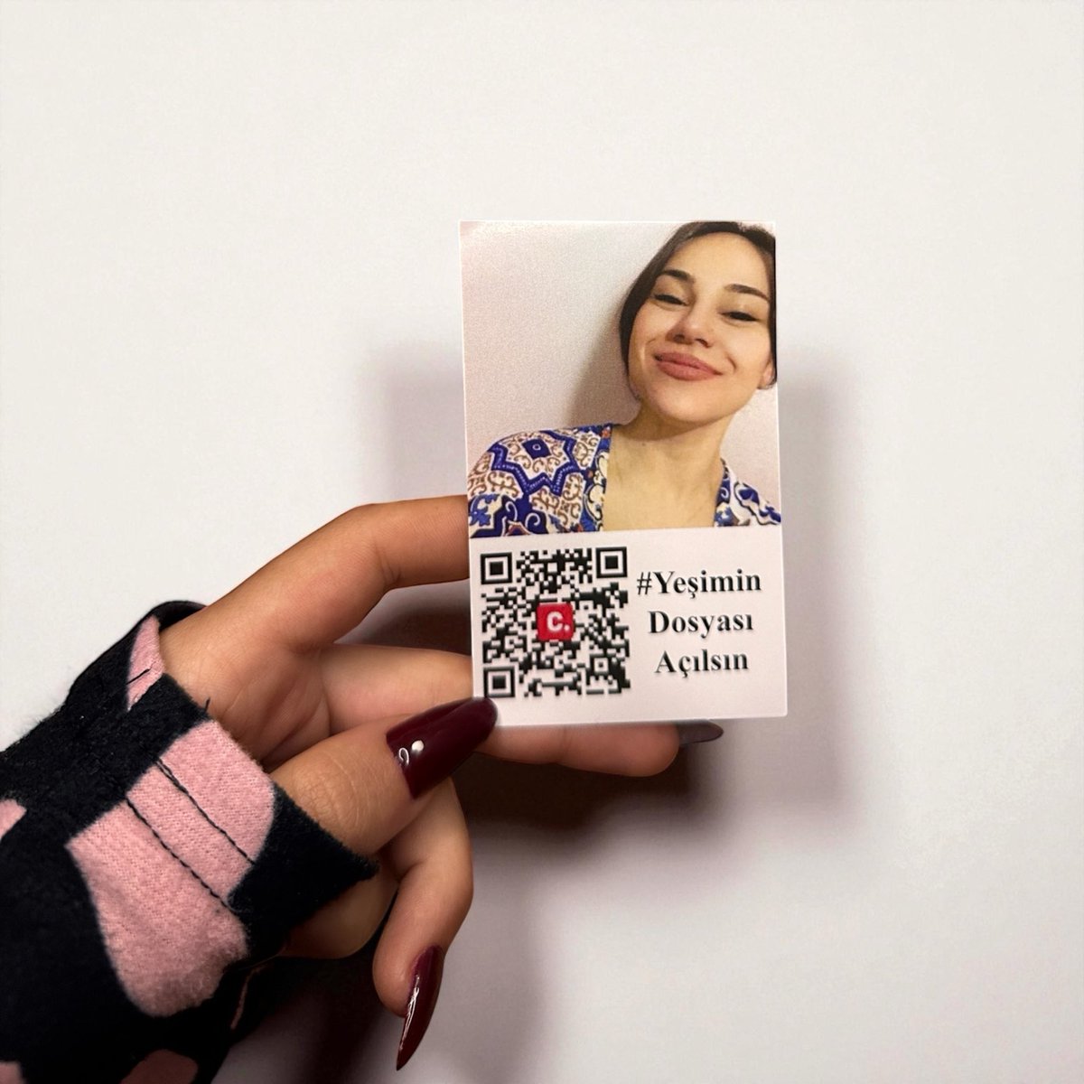 yeşim öldürüldü, dosyası “intihar” denerek kapatıldı! adalet çok gecikti, faili korunmasın artık. dosyanın tekrar açılmasını istiyoruz #YeşiminDosyasıAçılsın