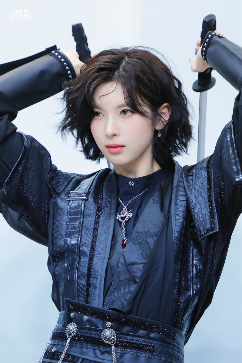 Austin_Kim1230's tweet photo. 251026 EL

🗡️

#NMIXX #엔믹스
#배이 #BAE https://t.co/fNe314Gpon