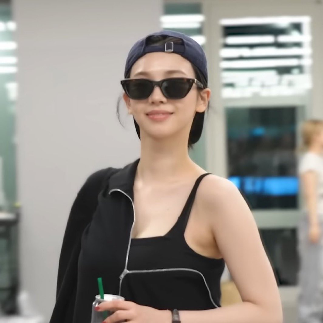 handsome karina tweet media