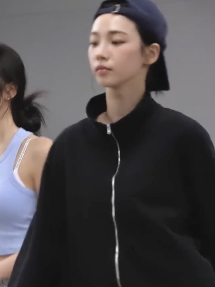handsome karina tweet media