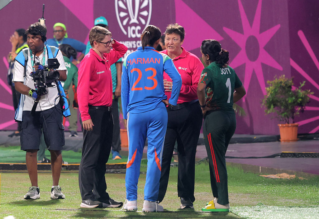 🚨CALLED OFF🚨

The league stages of the #WomensWorldCup2025 ends with another washout as India and Bangladesh are forced to split points.

Hopefully, there are no rain interruptions in the knockouts 🤞