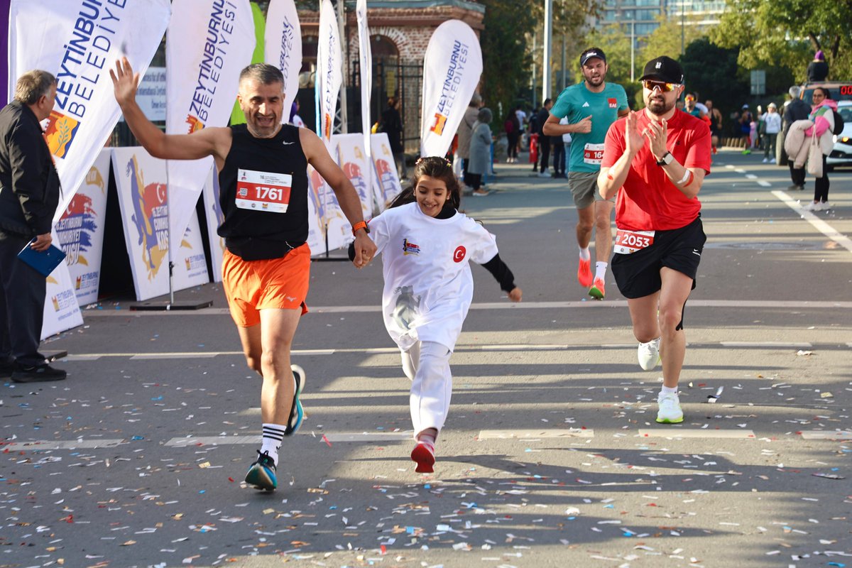 Günün en güzel bitirişleri.

📍16. Zeytinburnu Cumhuriyet Koşusu