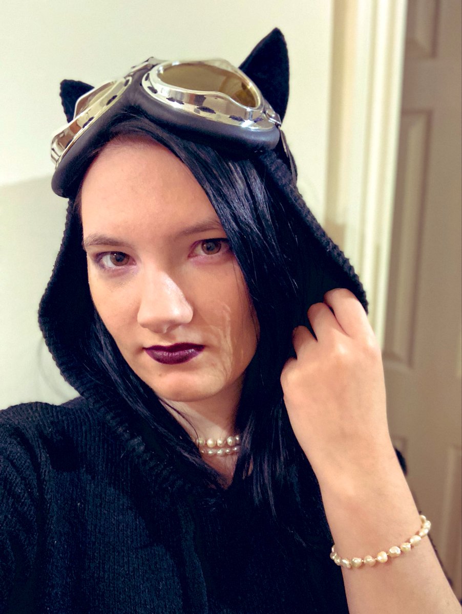 Spooky nerd season 🎃 cinema then a party

Thank you Mr Del Toro for validating all the stuff about anatomical venuses and the ethics of dissections that I wrote in my masters dissertation!!