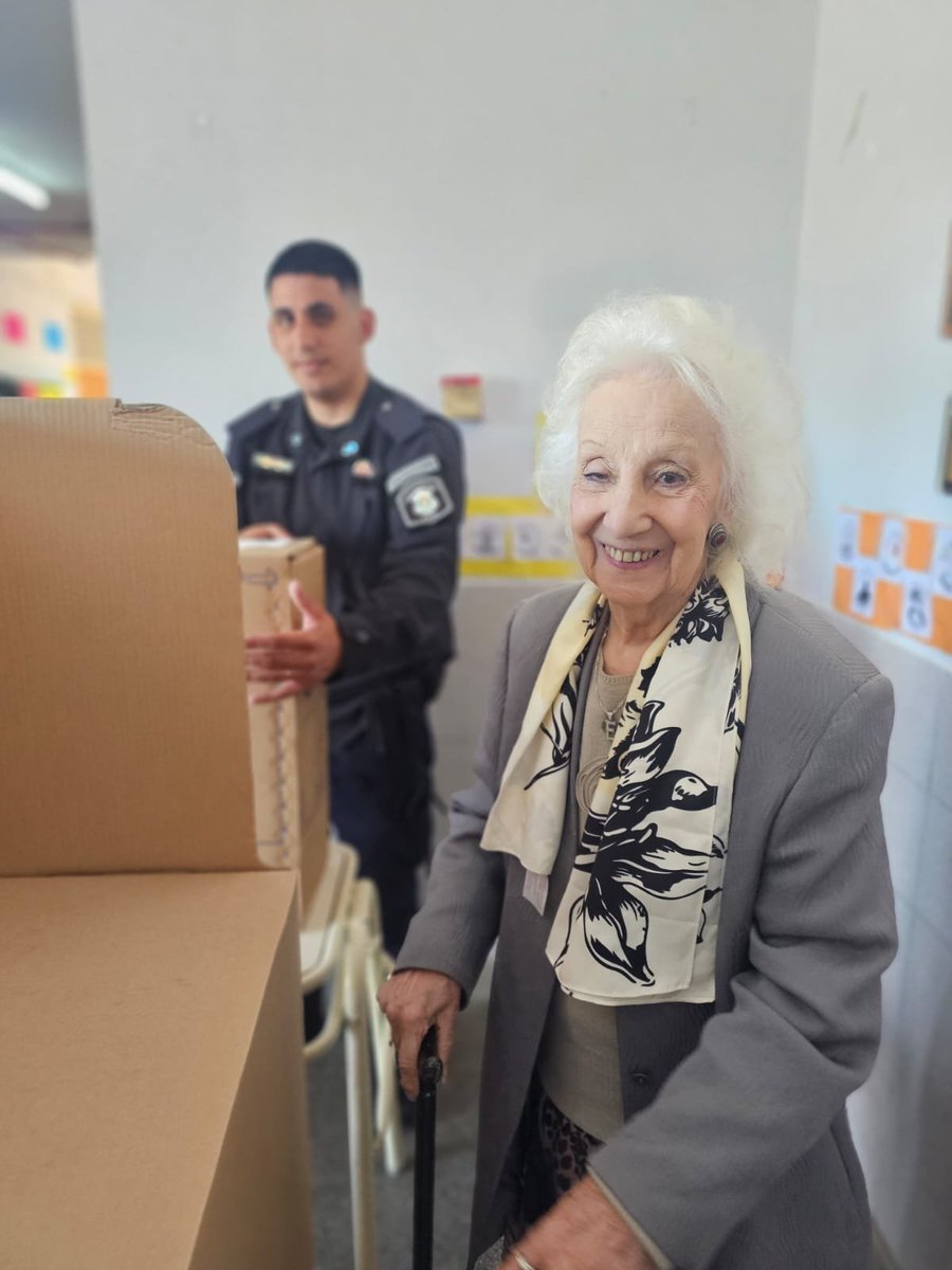 losreporterosok's tweet image. #Elecciones2025 | AHORA👇
🗳️ Vota Estela de Carlotto