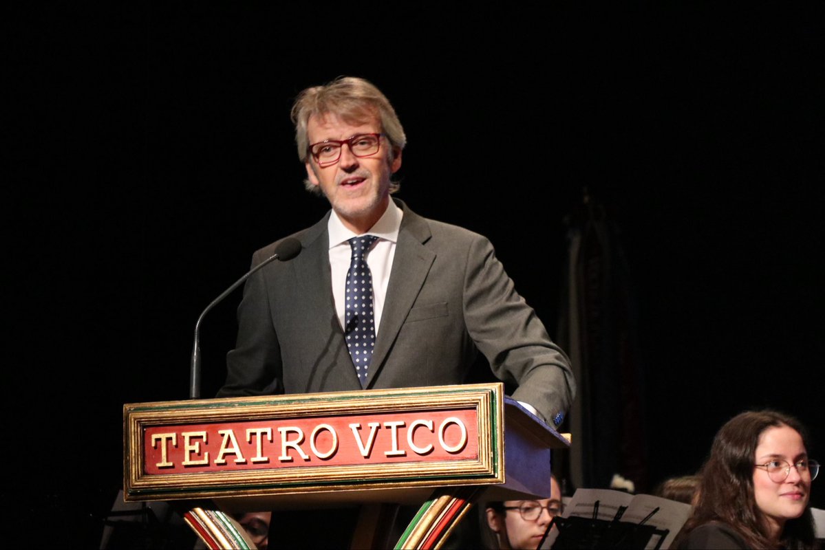 🎶 “Voces de Plata. 25 años de verdad y compromiso” 🎶

Concierto de clausura de los actos conmemorativos que se han organizado con motivo del XXV aniversario del periódico <a href="/7diasjumilla/">Siete Días Jumilla</a>