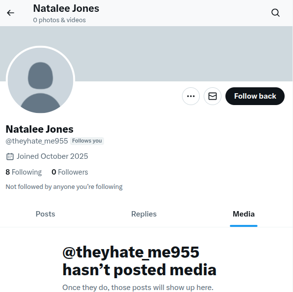 KevsHereToPerve's tweet image. no profile picture , no posts , why would i accept a message lol , i just block , why waste your time