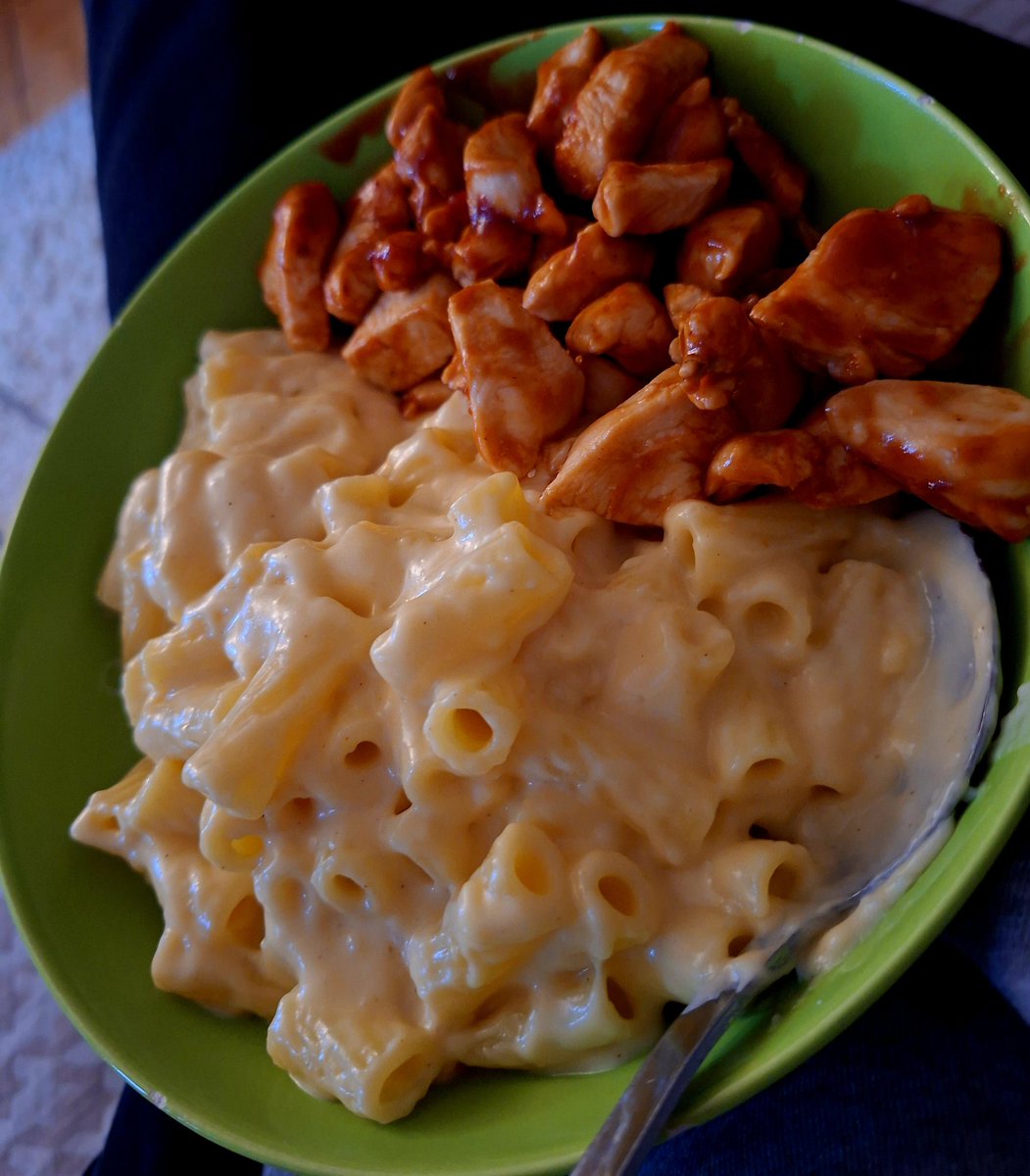 Beste Sonntagsessen Rig'n'notcheese and BBQ chicken 😜