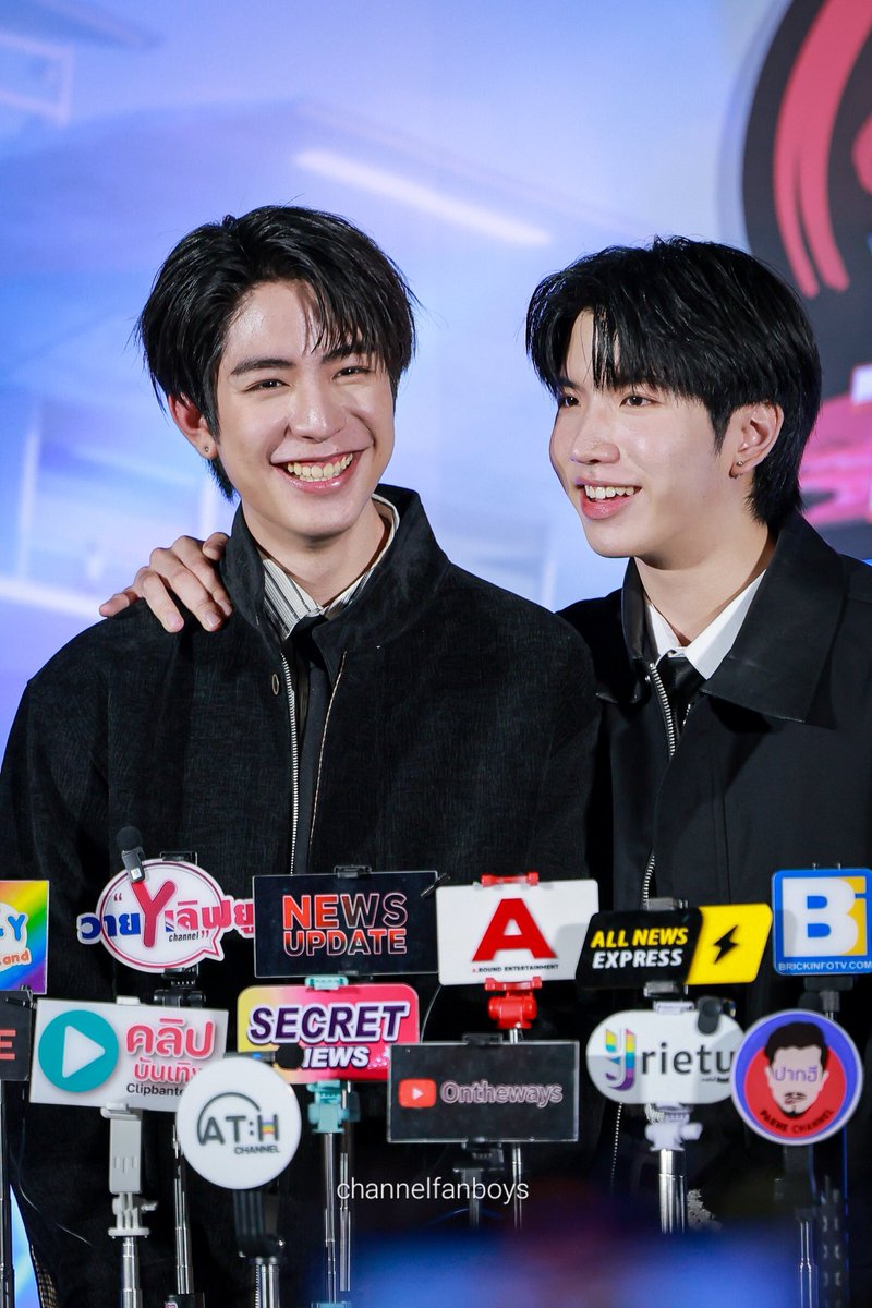 channelfanboys's tweet image. โอ๊ยๆๆๆ รอยยิ้มนั้นๆๆๆ🫠
HEAD 2 HEAD SERIES EP1
#H2HseriesEP1 
#Sea_ta_lay #Keenkeno #SeaKeen
#GMMTV #channelfanboys