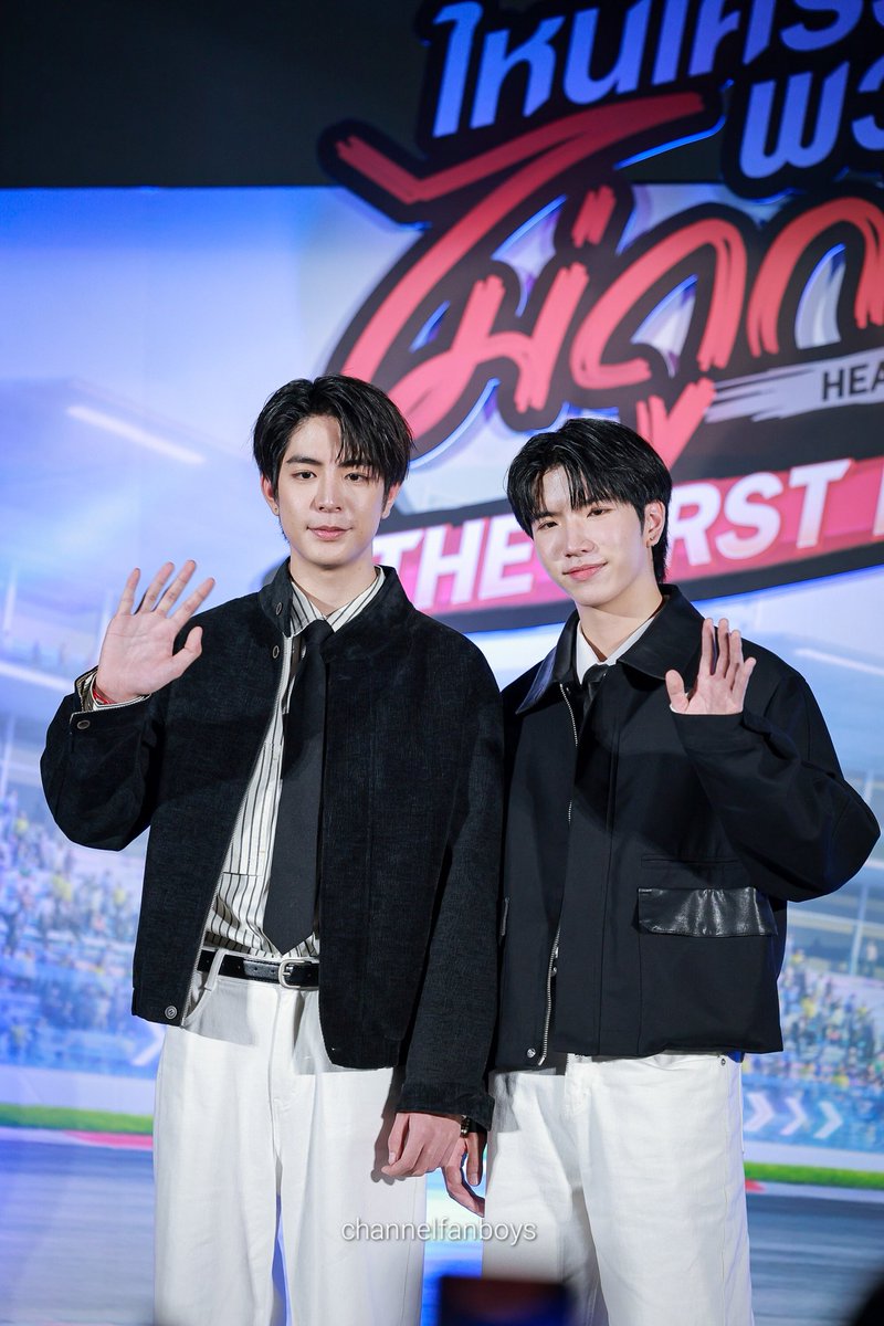 channelfanboys's tweet image. (เสียงในหัว) เค้าจะแอบจับมือกันไหมนะ🤭😚
HEAD 2 HEAD SERIES EP1
#H2HseriesEP1 
#Sea_ta_lay #Keenkeno #SeaKeen
#GMMTV #channelfanboys