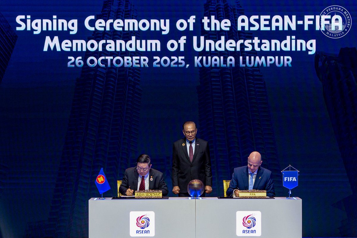 anwaribrahim's tweet image. Malaysia amat berbesar hati menjadi tuan rumah kepada majlis bersejarah melalui pembaharuan dan pemeteraian MoU antara ASEAN dan FIFA yang dilakukan sewaktu Sidang Kemuncak ASEAN ke-47 di Kuala Lumpur.

Antara yang dimeterai adalah penganjuran kejohanan baharu, Piala FIFA-ASEAN…