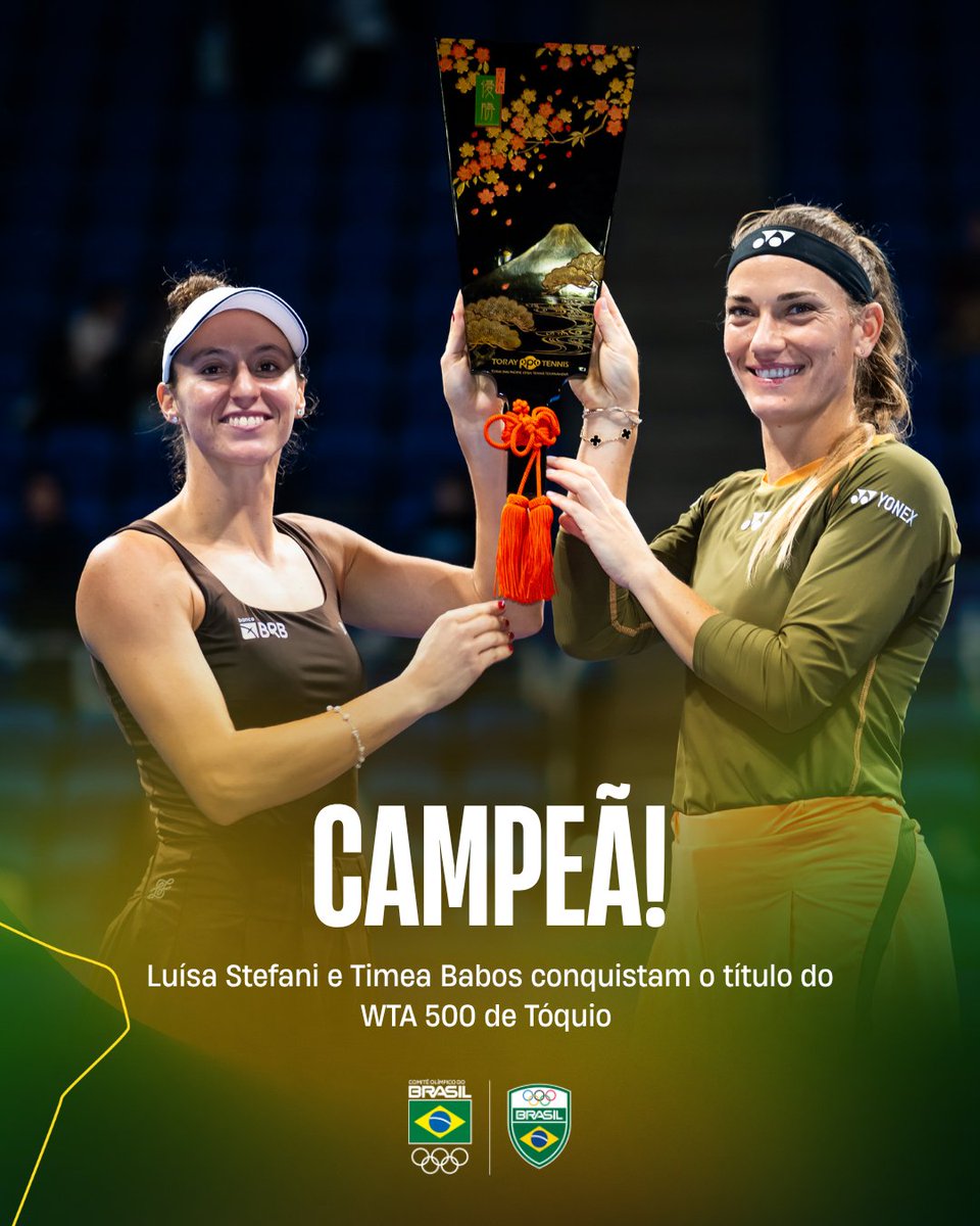 timebrasil's tweet photo. CAMPEÃ EM TÓQUIO! 🏆🎾

Luisa Stefani brilhou mais uma vez e conquistou o título do WTA 500 de Tóquio ao lado da sua parceira húngara Timea Babos! 

A dupla foi dominante na final, vencendo Aleksandra Krunic e Anna Danilina por 2 sets a 0 (6/1 e 6/4). Esse é o quarto título de duplas da brasileira em 2025. 💚💛

Parabéns, Luisa! 👏

📸 Robert Prange/Getty Images

#TimeBrasil #Tênis