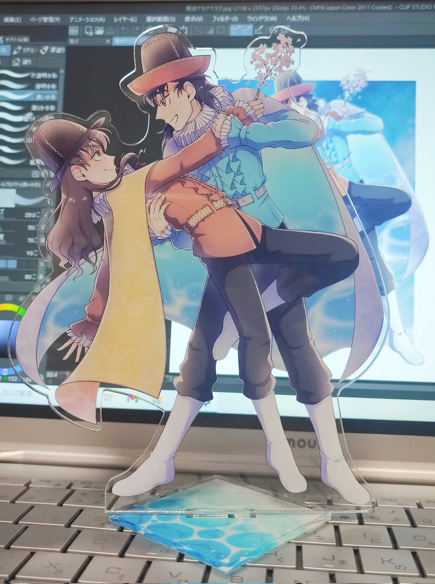 gahaku69's tweet photo. 私の私による私の為の間諜バカデカアクスタが届いたのでﾌｫﾛﾜに自慢する！！
14弾再演の円盤と比べてこのデカさ！横幅もすごい！！
いいだろﾃﾞﾍﾍ、こういう時に絵が描けて良かったぜと思うんだぜ https://t.co/8loTnaRBuj