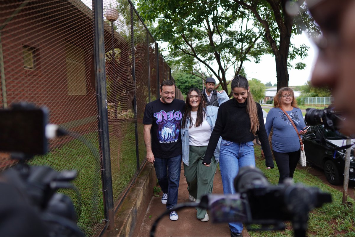 Ya votamos! 🗳️
Acompañado por mis hijas, Giuliana y Mairu. Buena jornada para todos! 🇦🇷
#Elecciones2025
