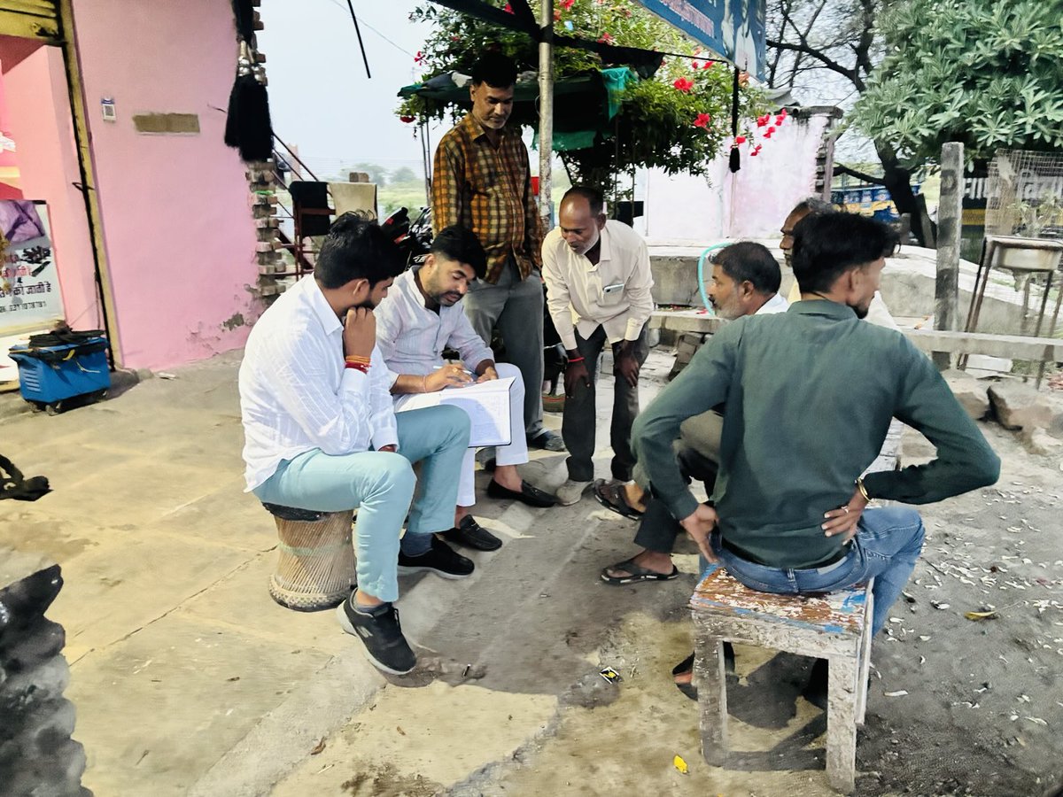 आज दिनभर अन्ता उपचुनाव में दर्जनों गांवो में पहुचकर बूथ स्तर पर नरेश भाईसाब के लिए मतदान की अपील की,मुझे आशा ही नहीं बल्की पूरी उम्मीद भी है कि अन्ता की जनता बदलाव करेगी और किसान के बेटे को विधानसभा में भेजेगी,
मेरा संकल्प है कि  प्रभार पंचायतो को जिताना,
⁦<a href="/NareshMeena__/">Naresh Meena</a>⁩