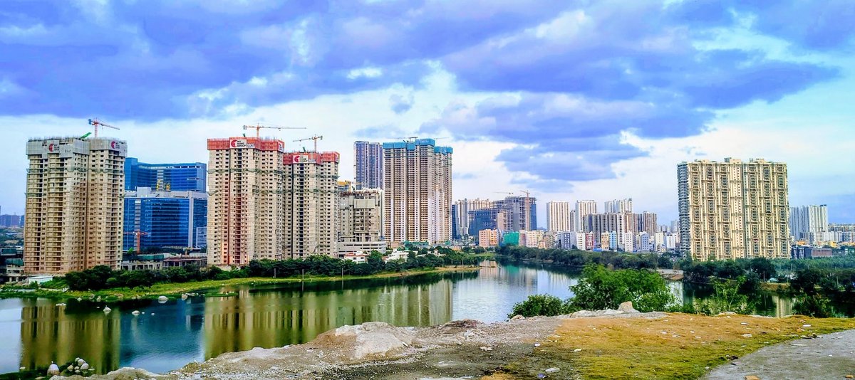 allnewvivek's tweet photo. Kokapet Skyline from Neopolis 
@HyderabadMojo @HiHyderabad https://t.co/gnM1HyA4DR