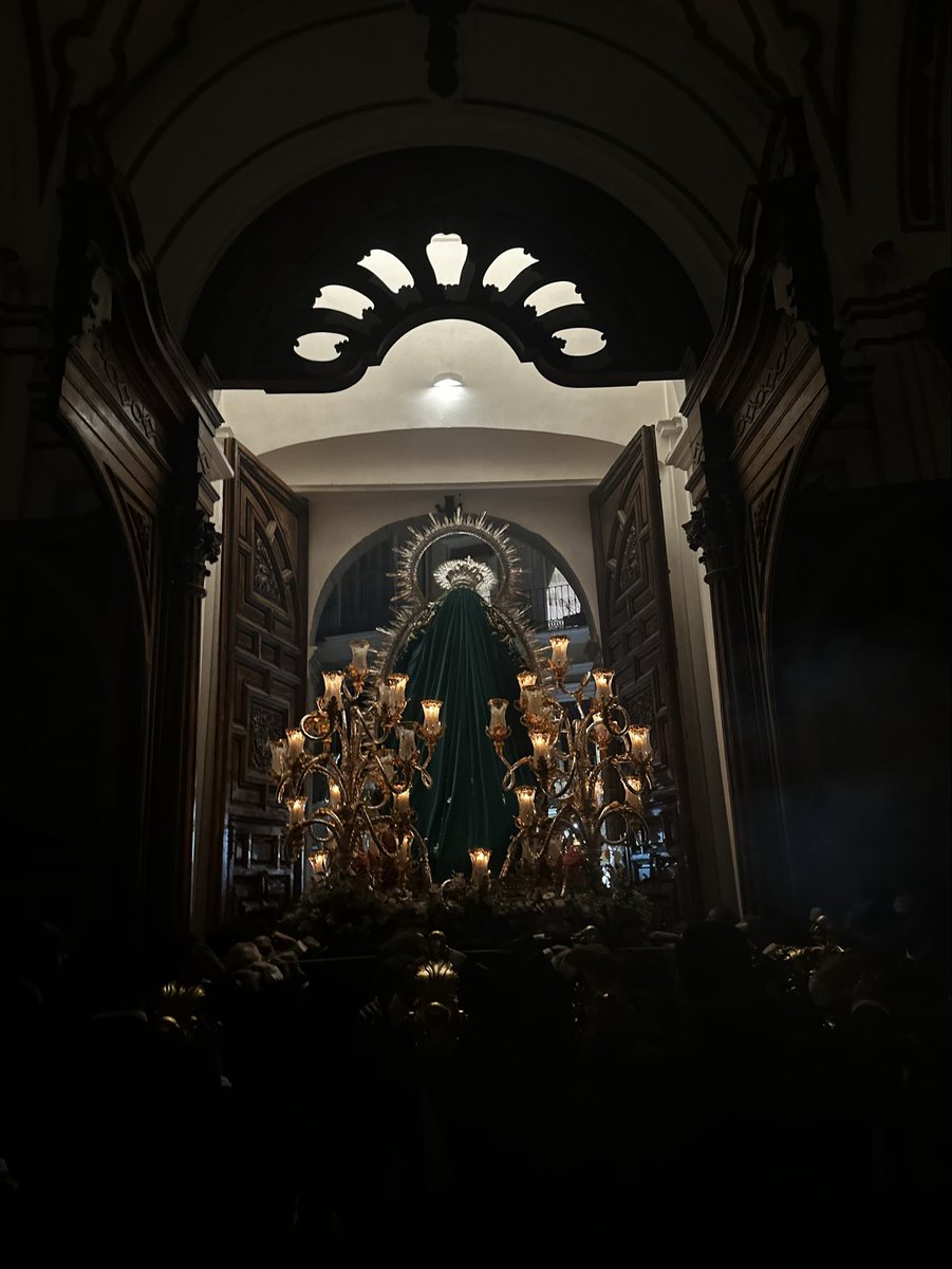 Archic_Huerto's tweet photo. Aún emocionados por la bonita tarde que vivimos ayer junto a Nuestra Señora de la Oliva.

Gracias a todos los que nos arropasteis por las calles de la feligresía y a los hermanos y hermanas que lo hicisteis posible.

¡Viva la Virgen de la Oliva! 💚
#yosoydelHuerto #CofradíasMLG https://t.co/gaGIAb0VvG