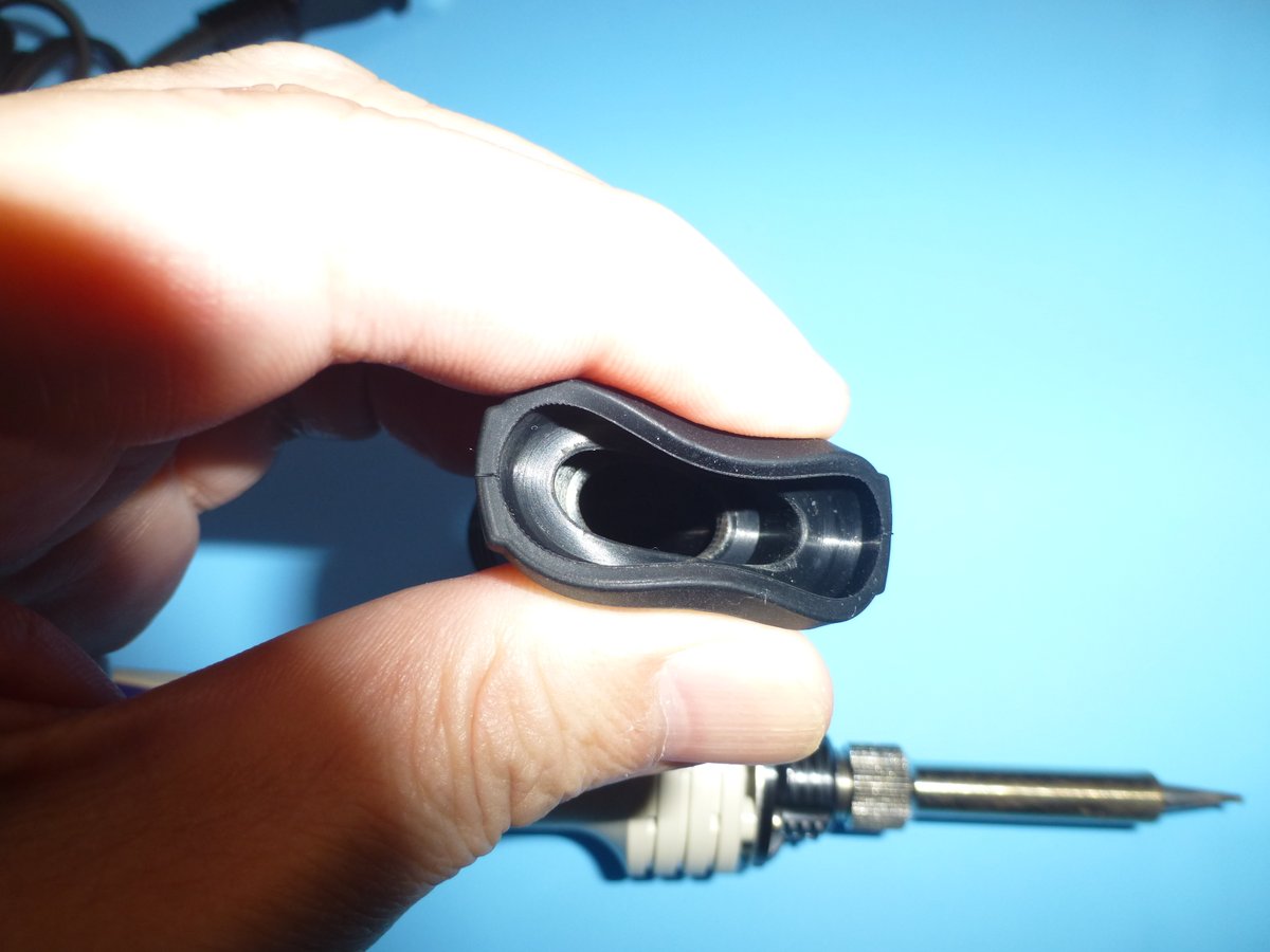 airvariable's tweet image. goot PX-280専用のシリコンキャップが発売されていたので、買ってみた。すぐに仕舞えるのが便利。あと、エボナイトとちがってシリコンの材質で、長さが短く作られている。 amzn.to/4ofnH6y