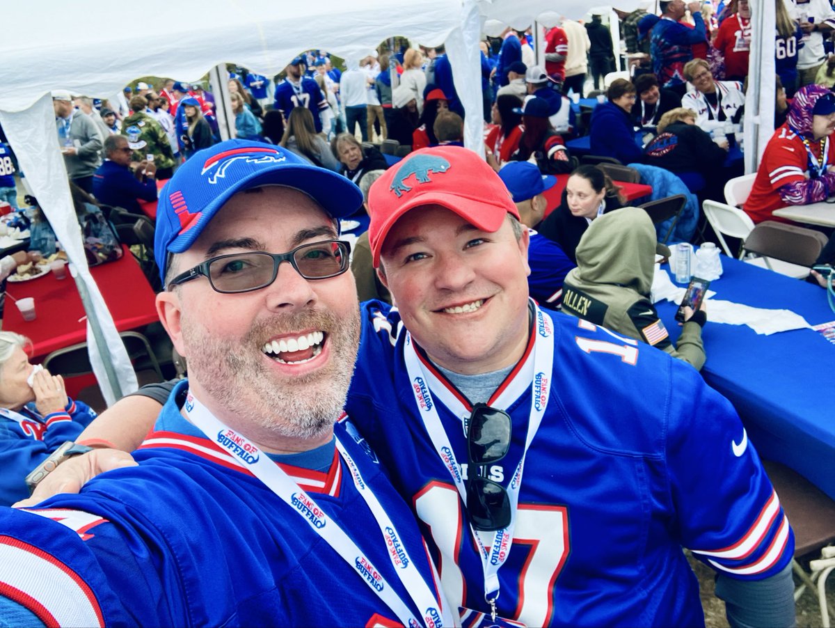 MarkForBuffalo's tweet photo. We out here 🦬🦬🦬🦬🦬🦬 https://t.co/50Y0cuKmWF