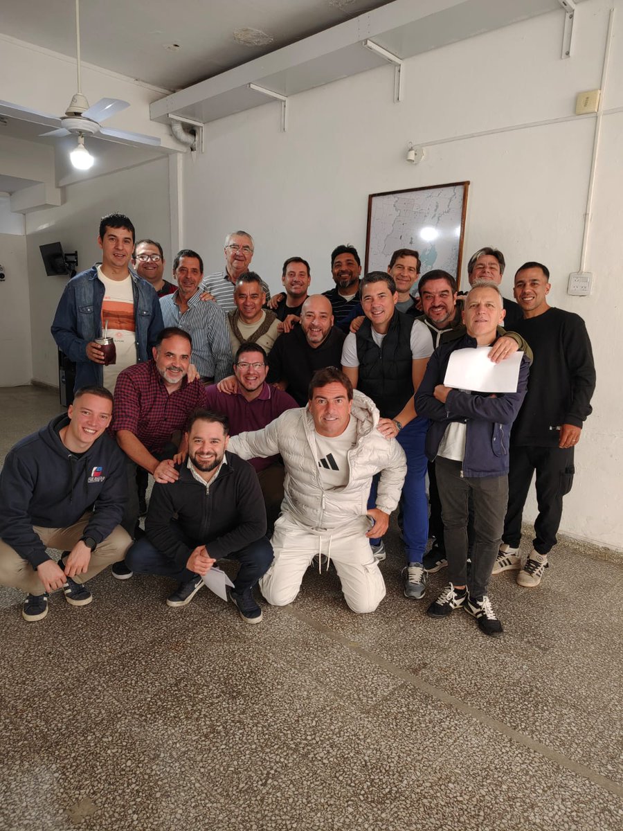 🗳️ HOY VOTAMOS POR Y PARA SANTA FE!
💪 <a href="/GiScaglia/">Gisela Scaglia</a>, Diputada Nacional por Santa Fe.

 #Unidos #Militancia