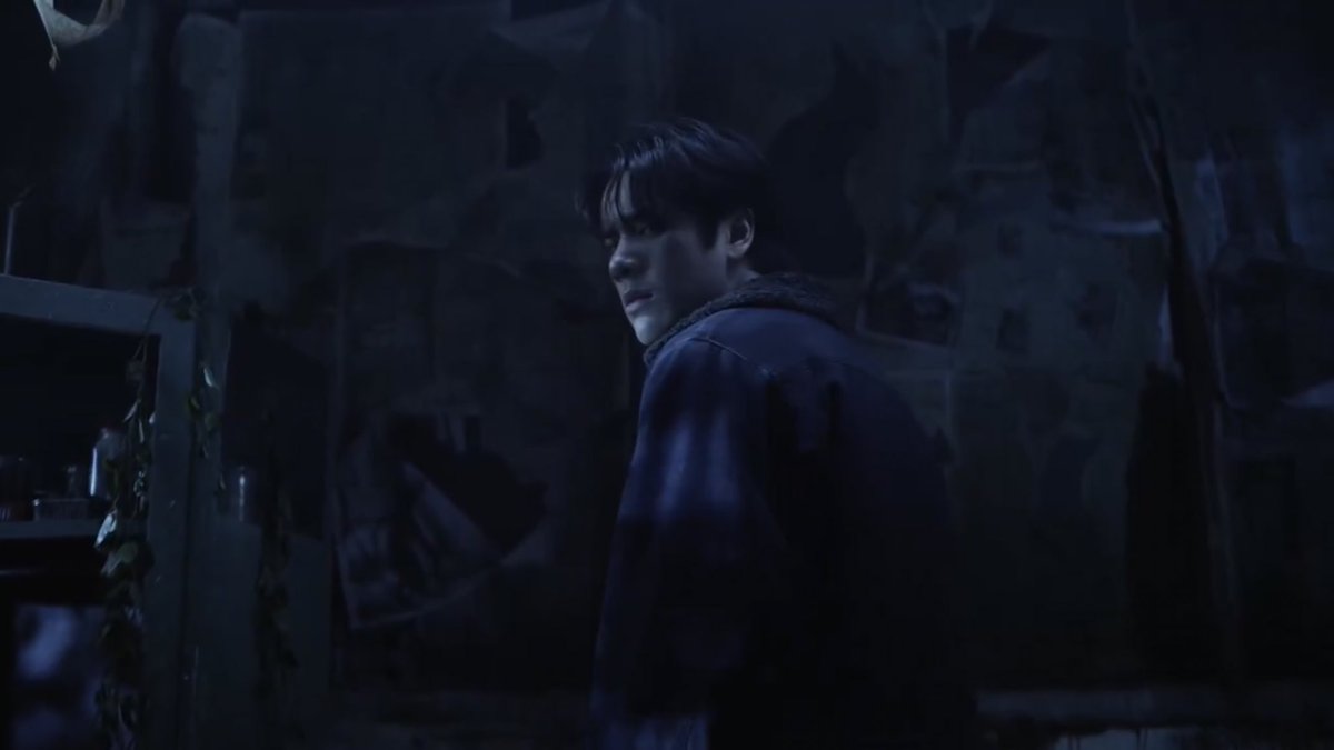 praningamzesi's tweet photo. All of Nanon's mvs are like movies. Look at the teaser, none of GMM's series have such cinematography. Maybe they should hire Nanon as a director after he quits acting..

#NANON_ไม่อยากรัก
#mynameisnanon https://t.co/DChJXnaQ5N