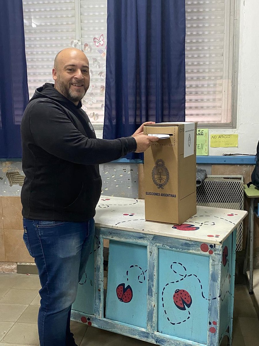 🗳️ Yo ya voté 
Hoy es el día para acompañar a <a href="/GiScaglia/">Gisela Scaglia</a> y llevar al congreso el modelo santafesino que demuestra que se puede gobernar con trabajo, gestión y resultados 💪🏻

Votá la U  

¡Vamos Santa Fe!

#Unidos #GiselaScaglia #ProvinciasUnidas