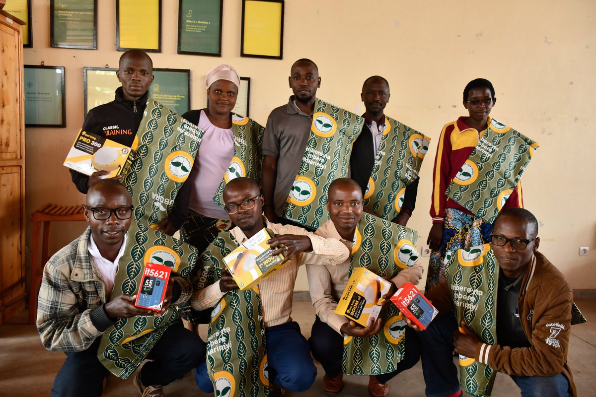 OneAcreFundJobs's tweet image. Shout out Team Burundi! 

We see you gearing up to support farmers next season.🌱 Here&apos;s to the recently concluded bootcamp with the Field team👏🏾

#LifeAtOneAcreFund #ImpactCareers