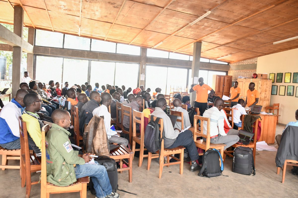 OneAcreFundJobs's tweet image. Shout out Team Burundi! 

We see you gearing up to support farmers next season.🌱 Here&apos;s to the recently concluded bootcamp with the Field team👏🏾

#LifeAtOneAcreFund #ImpactCareers