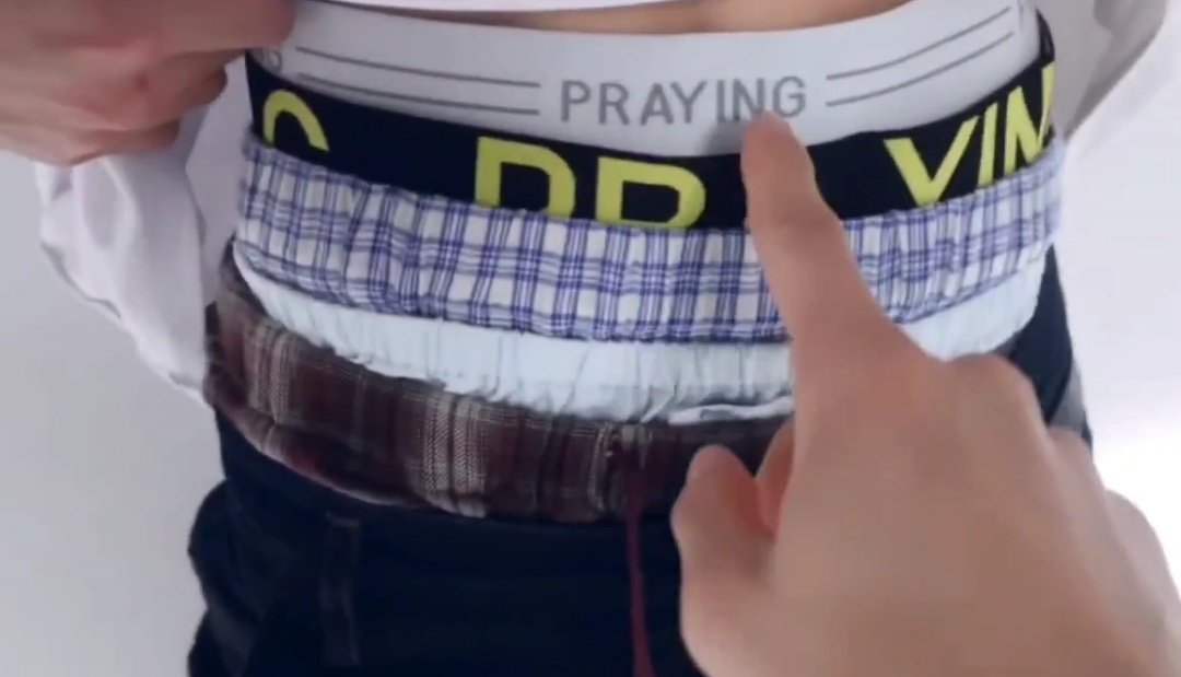 my dear sweetcakes sohee not to alarm you but one of your personal cameraman is consistently being unprofessional, please look into this issue.