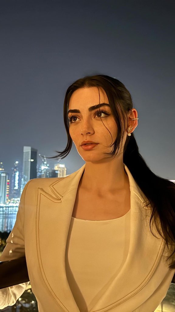 القبول على شكل صورة🫠🤍

#CemreArda