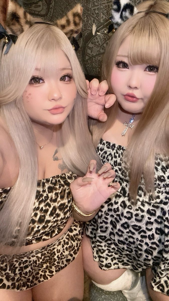 r_chan_new's tweet image. ハロウィンデブダン楽しかった🎃
@_AOchannn_ と双子したよ🫶🏻

写真撮った人くださーい！！！

#デブダンス　#デブダン
#ぽっちゃり　#みけぽ